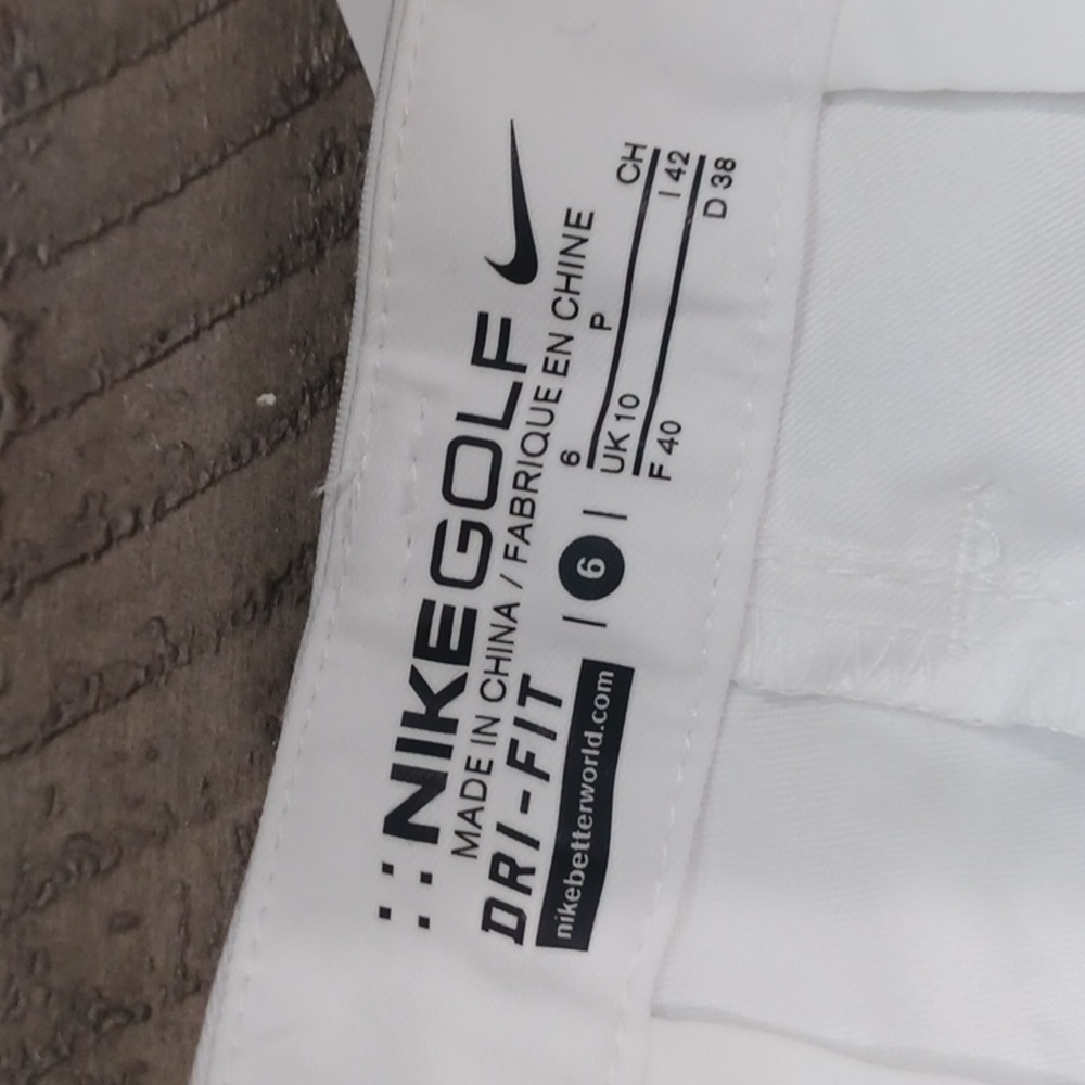 Nike Women's sz 6 golf shorts $85 - Picture 4 of 6